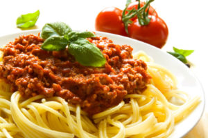 Piatto di pasta con ragù; spaghetti alla bolognese