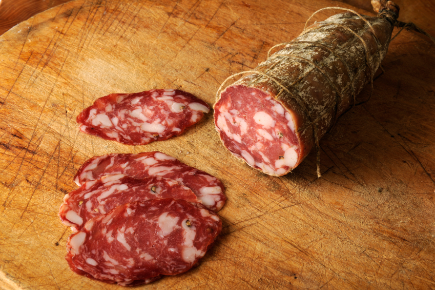 Budello naturale, adeguato a tutti i salumi. Una lavorazione da non perdere