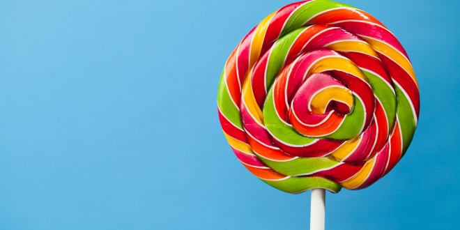 Colorante rosso allura sotto accusa: potrebbe scatenare malattie infiammatorie intestinali