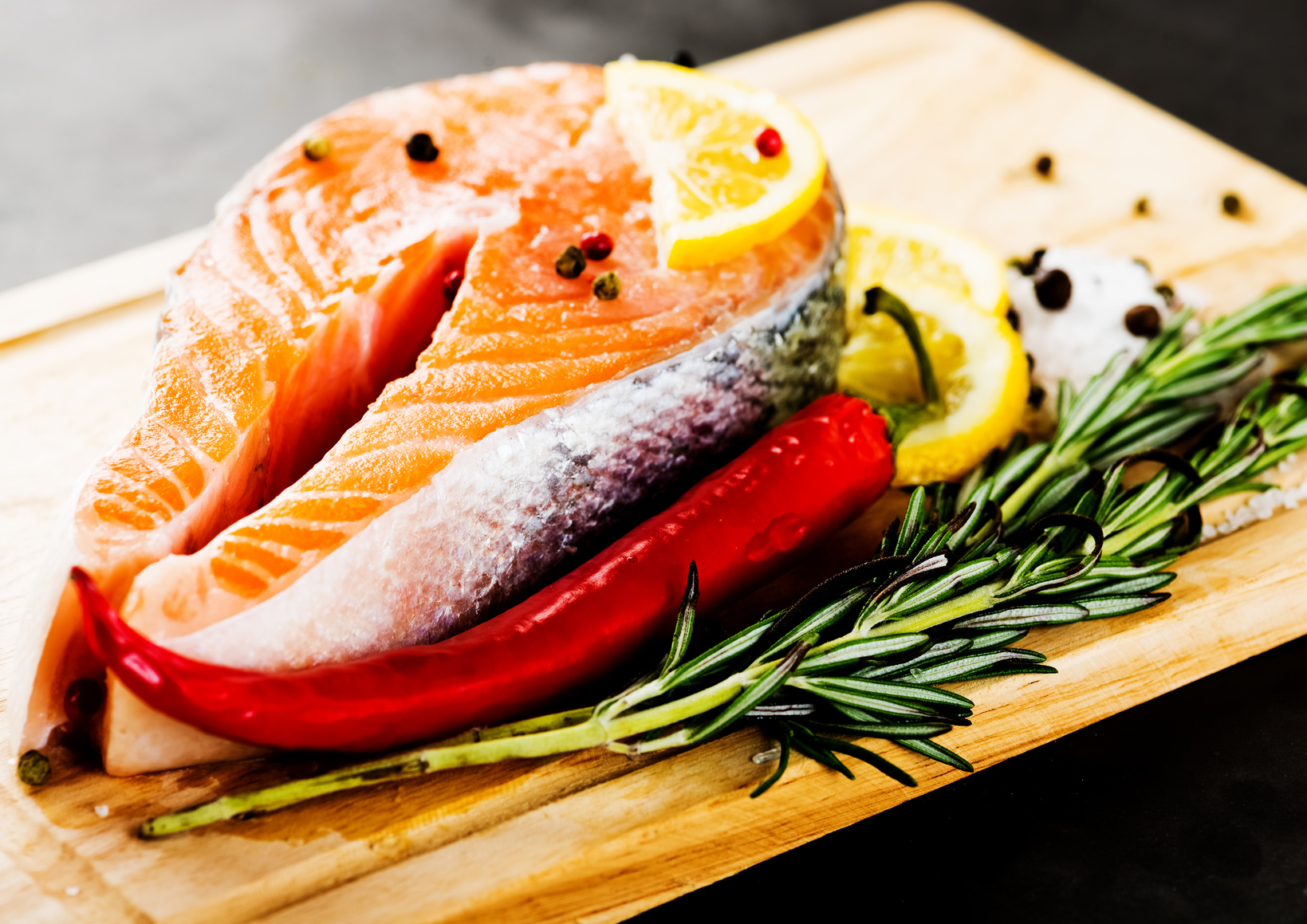 Salmon fillet with rosemary and lemon