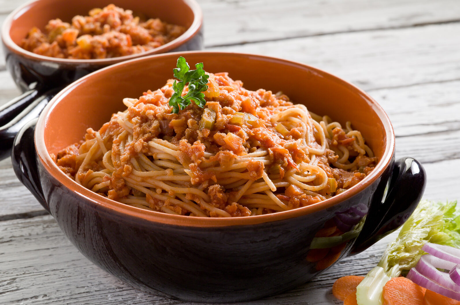 Spaghetti con ragù di soia vegano
