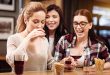 aperitivo bar locale alcol vino alcolici donne