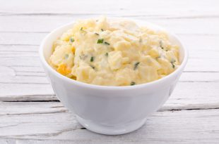insalata di patate carboidrati piatto