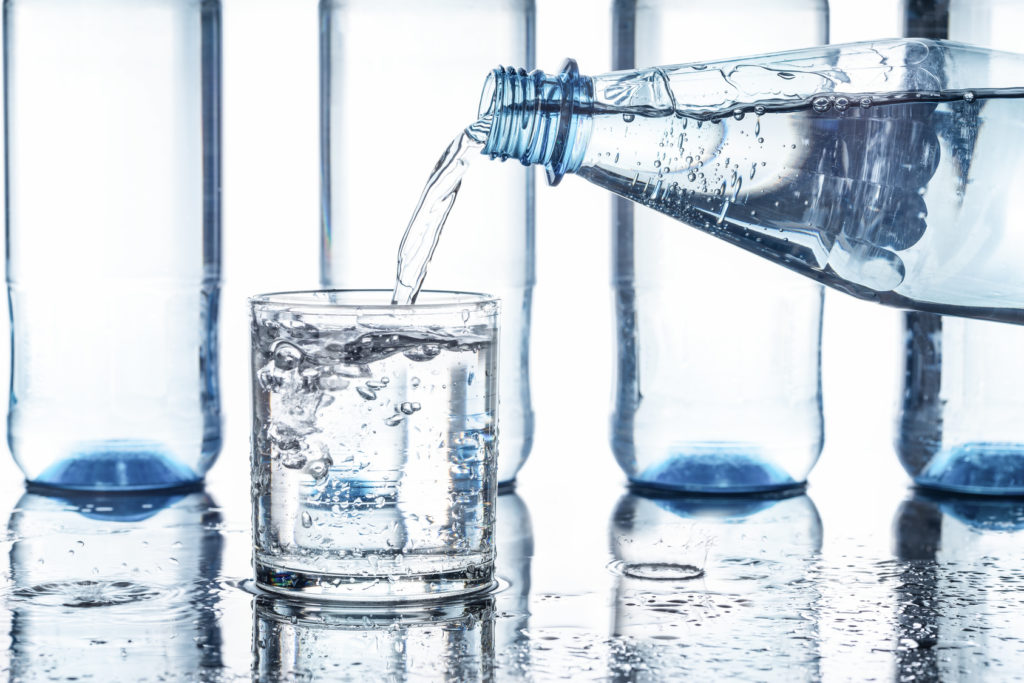 acqua minerale bottiglia idratazione mercurio