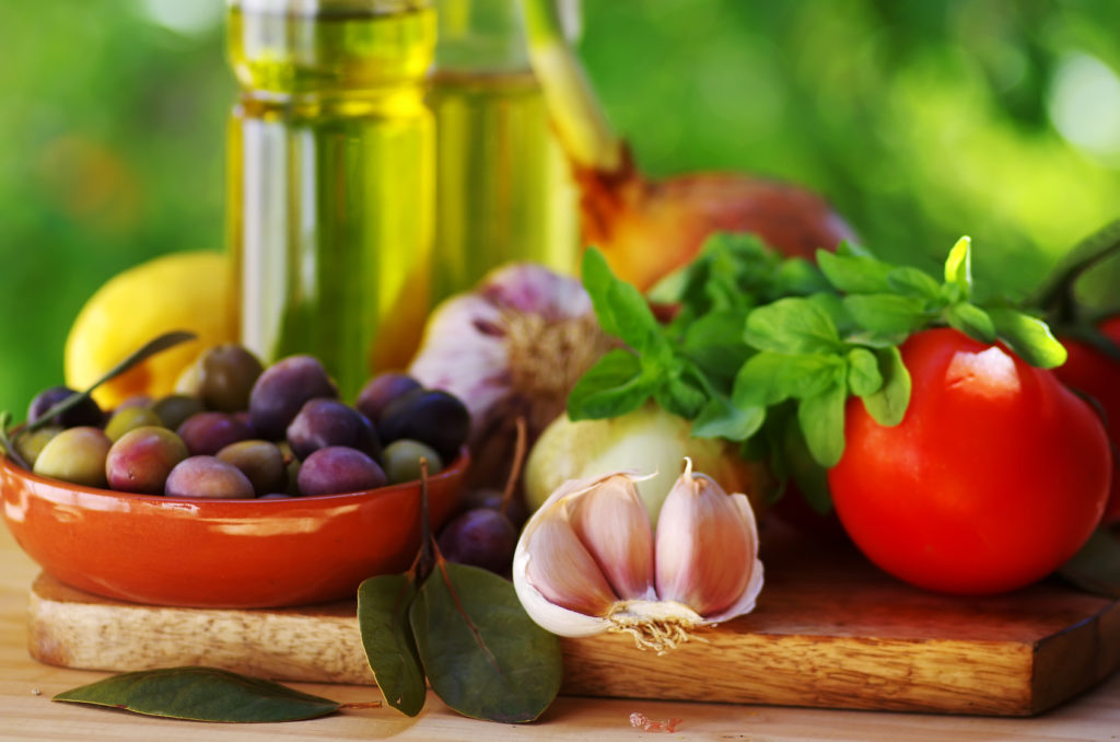 dieta mediterranea condimenti olive vegetali