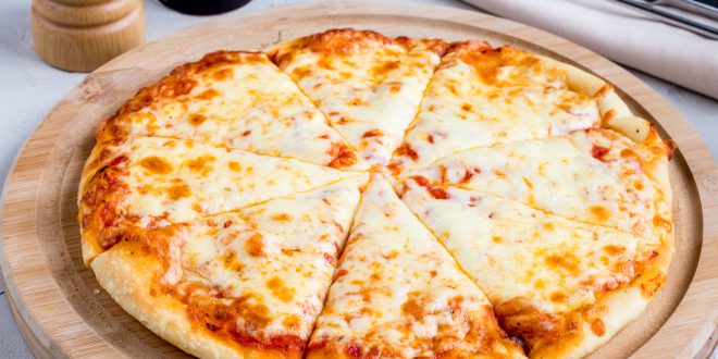 Il “mozzarella cheese” di tipo americano è il formaggio più usato per la pizza… anche in Italia