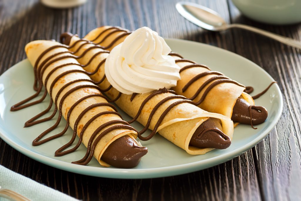 Dessert Crepes with Nutella or Chocolate Spread and Whipped Cream ristoranti