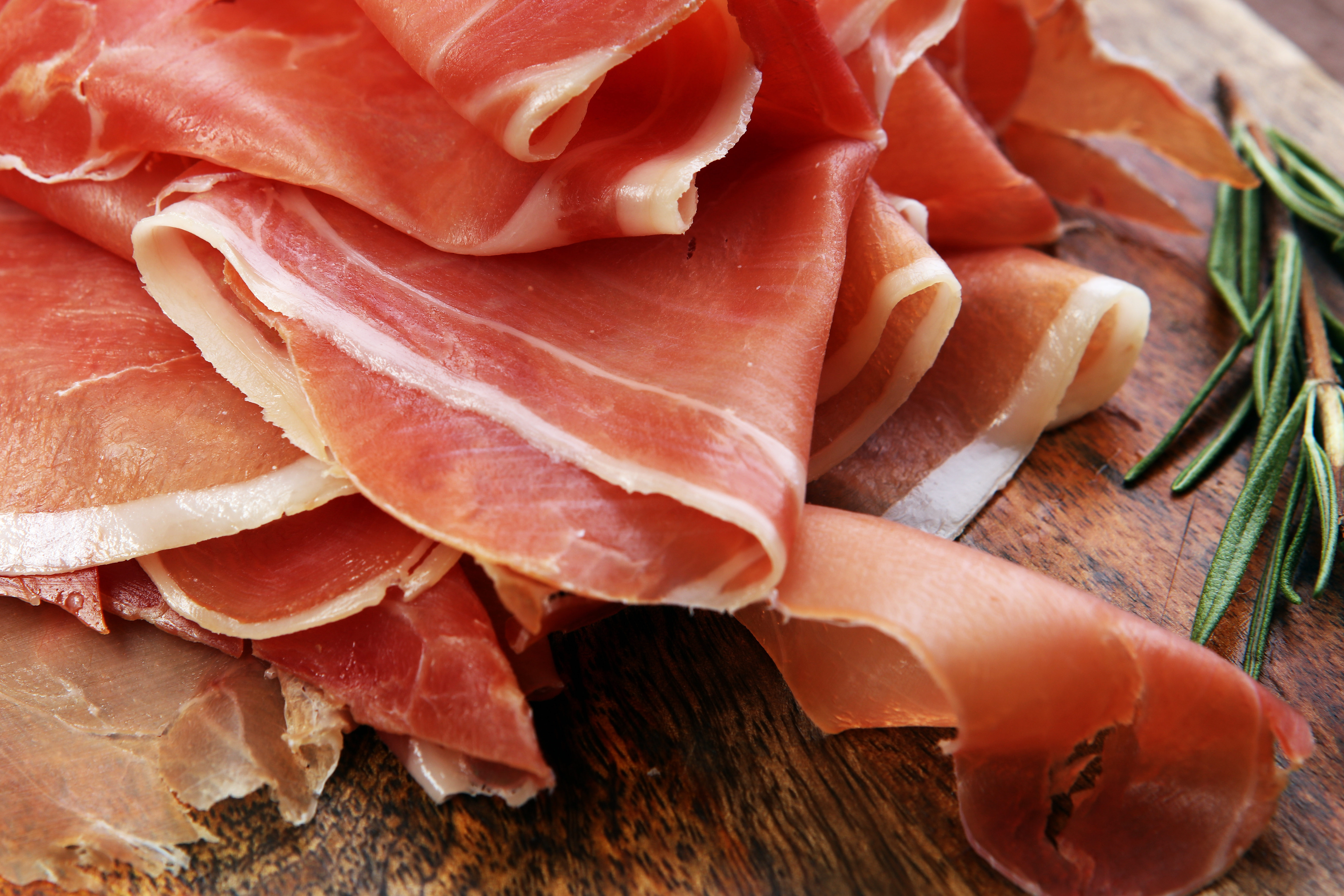 prosciutto crudo affettati salumi carne proteine