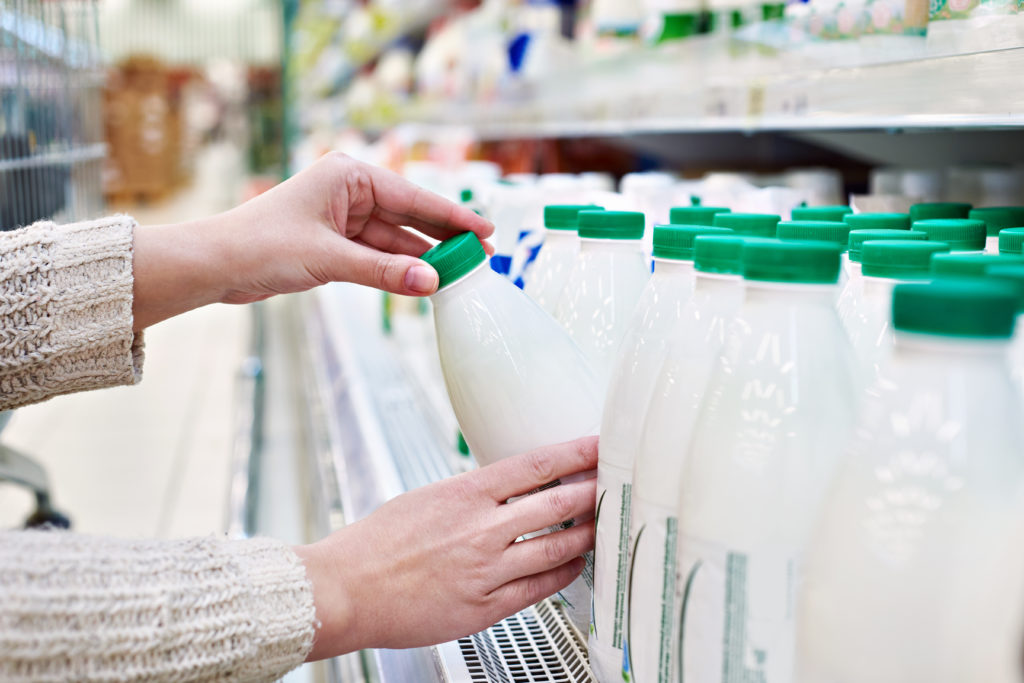 latte scaffale supermercato latte vegetale