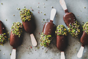 gelati ricoperti stecco cioccolato pistacchio dolci