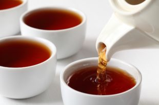 tè nero tazze teiera