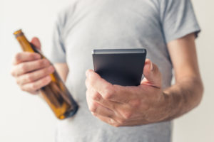 alcol birra smartphone