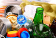 imballi di diversi materiali riciclabili, concept: etichetta ambientale