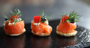 tartine con salmone affumicato