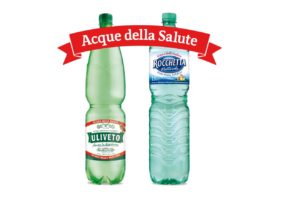 Bottiglie di acqua Uliveto e Rocchetta con la scritta “Acque della Salute”