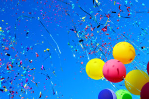 festa festeggiare palloncini anniversario