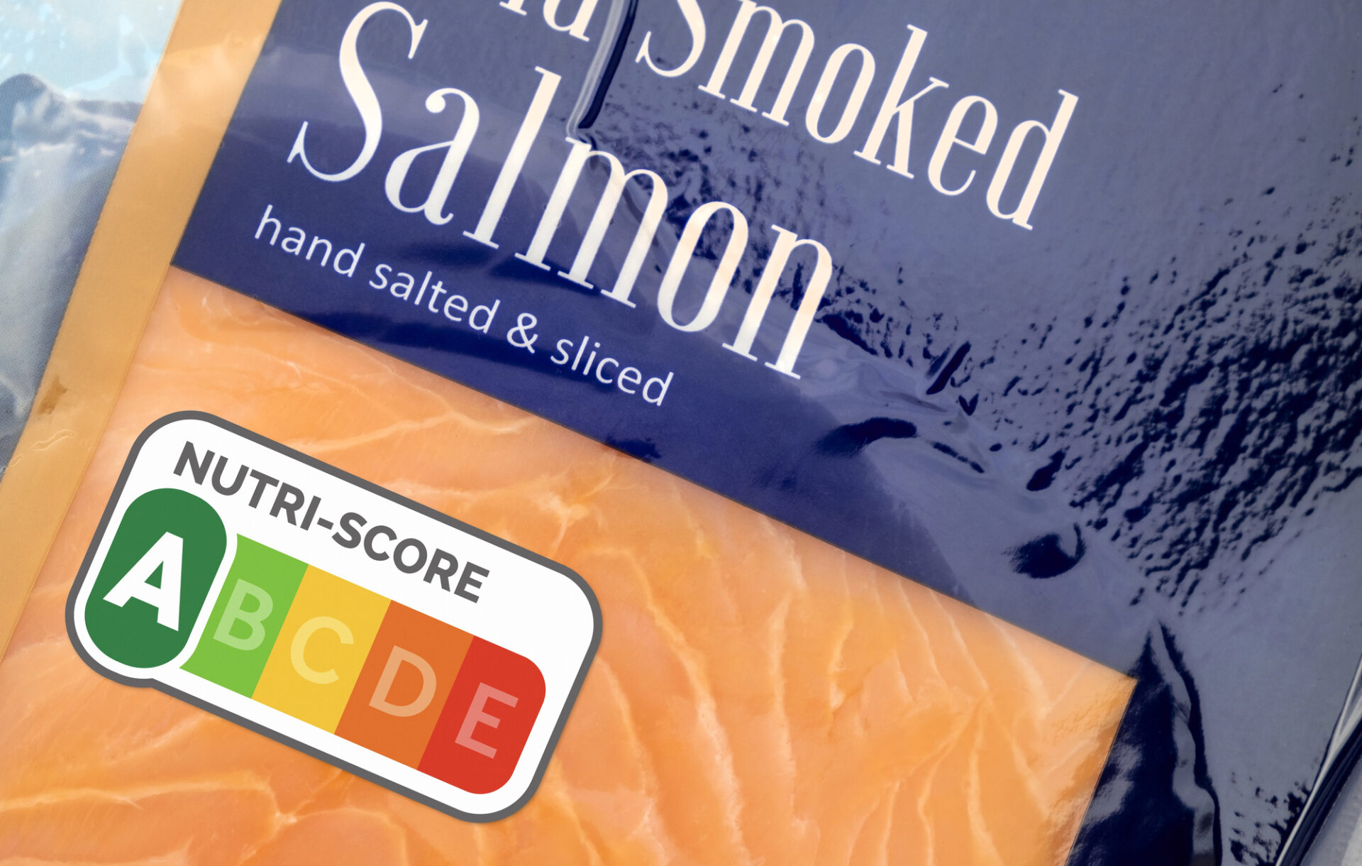 Etichetta Nutri-Score A verde su una confezione di salmone affumicato