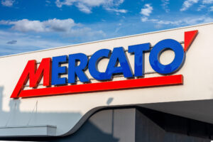 Insegna di un punto vendita Mercatò a Cuneo, concept: supermercato, supermercati