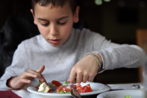 bambini mensa scolastica mense scolastiche nutrizione alimentazione Depositphotos_226917616_L