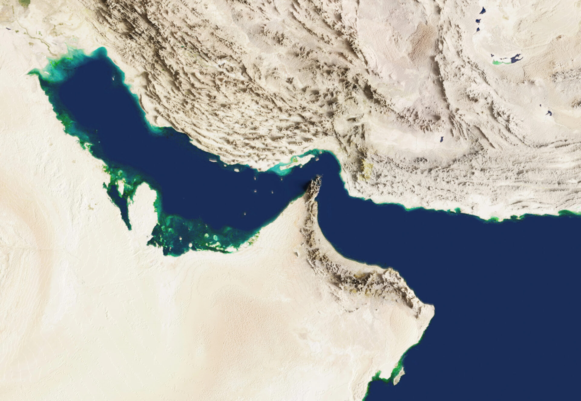 Vista satellitare dello stretto di Hormuz; concept: medio oriente, guerra in Iran