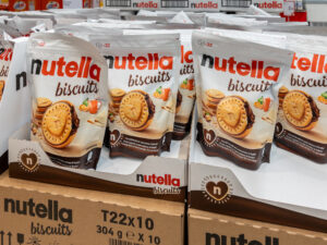 Confezioni di Nutella Biscuits in un supermercato