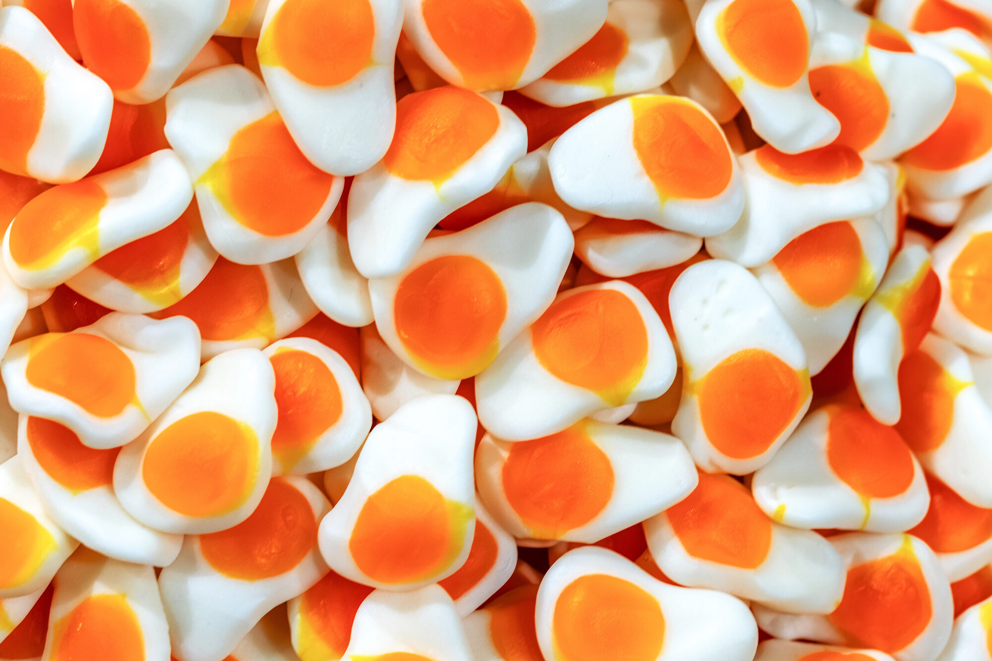 Caramelle gommose a forma di uova al tegamino
