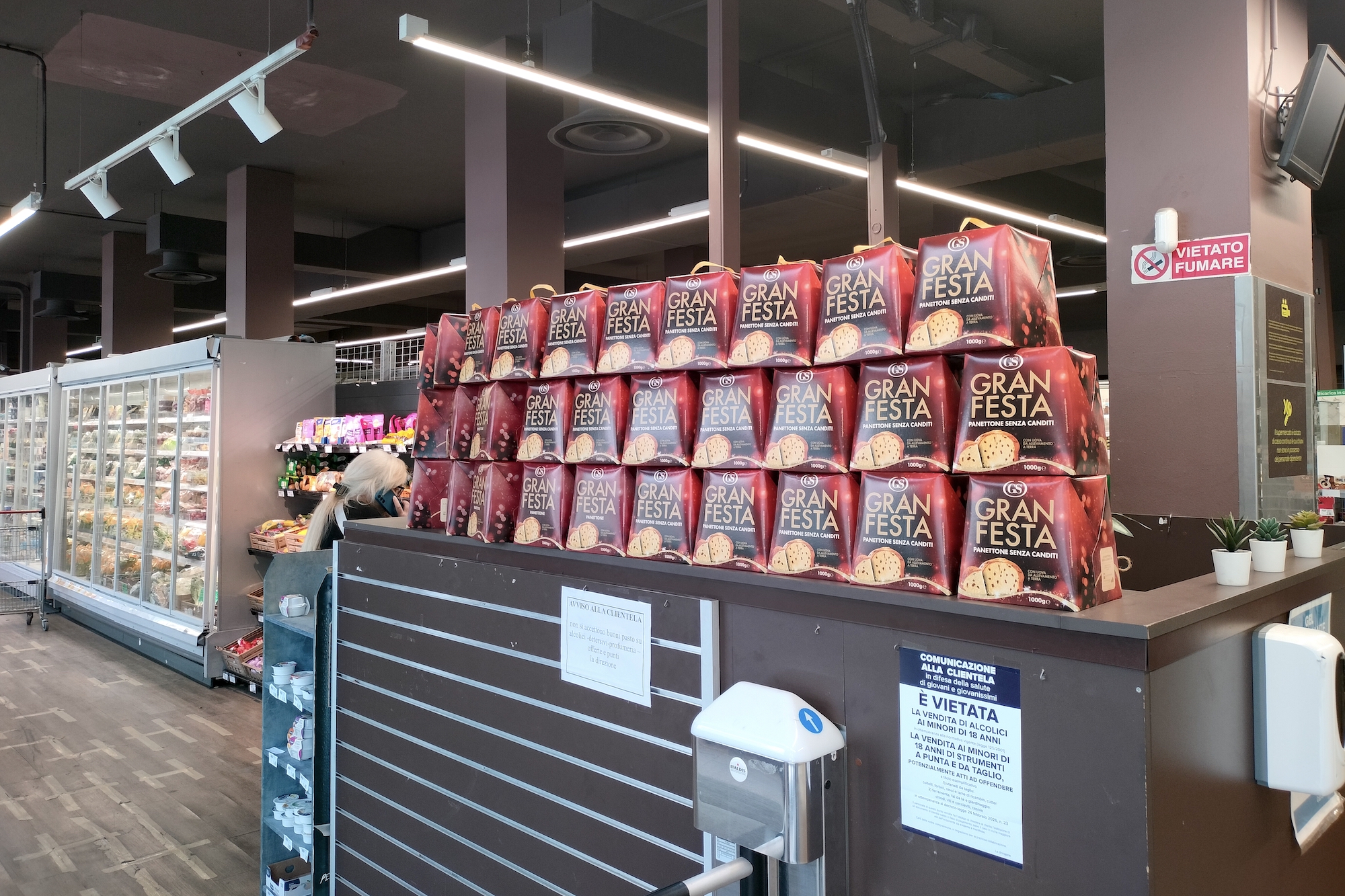 carrefour express milano via edolo panettoni ottobre natale